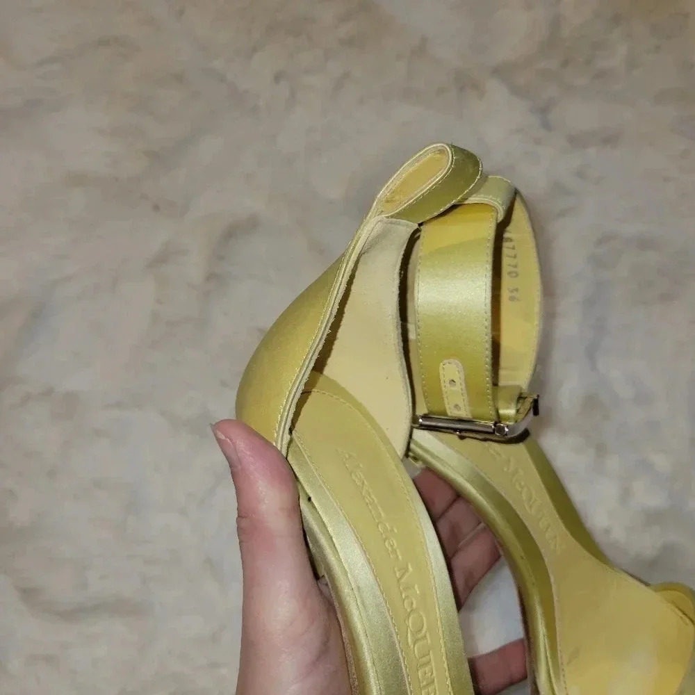 Alexander McQueen Satin Yellow Ankle Strap Sandals Heels READ 36 6 - Picture 6 of 11